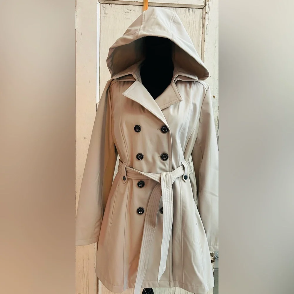 ☔☔Shelby Trech Hooded Raincoat—NWOT☔☔ - Picture 2 of 8